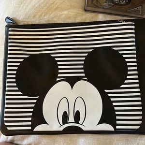 Cakeworthy Disney Mickey Mouse Clutch / Cosmetic Case